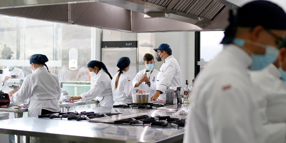 Cocinero, Panadero y Pastelero Profesional